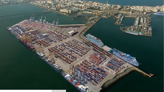 Infografía del Puerto de Cádiz con las tres fases para la terminal de contenedores.