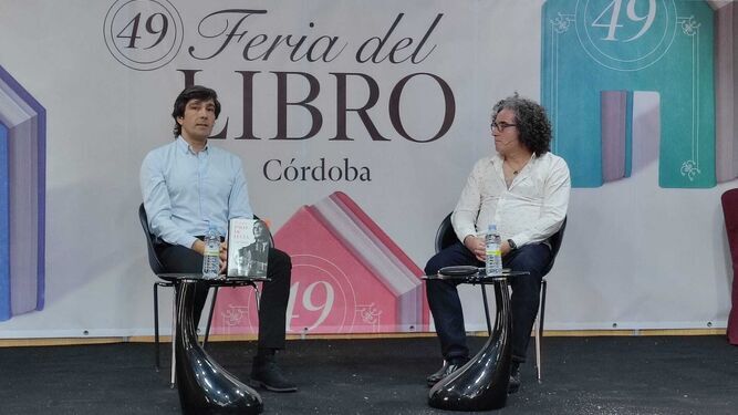 César Suárez y Juan Pablo Luna, en la presentación de 'El enigma de Paco de Lucía'