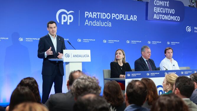 Juanma Moreno interviene en el comité ejecutivo del PP andaluz.